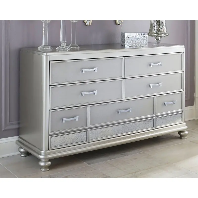 Coralayne 6-Drawer Dresser – Rustic Farmhouse Style 2