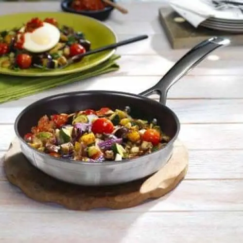 Le Creuset 20Cm Tri-Ply Stainless Steel Non-Stick Omelette Pan 2