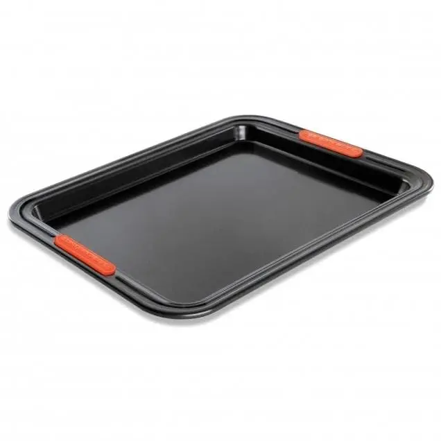 Le Creuset 33 Cm Swiss Roll Baking Tray With Reinforced Rim 1