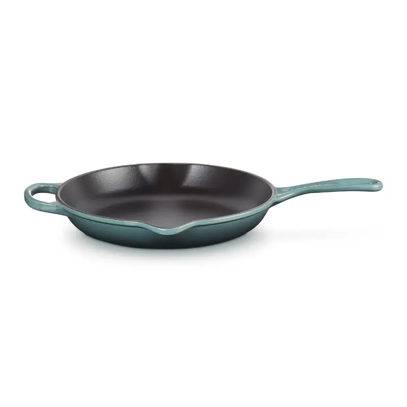 Le Creuset Cast Iron Skillet – 26 Cm Ocean Blue With Ergonomic Metal Handle 1