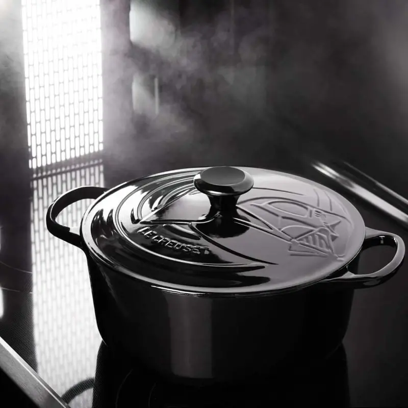Le Creuset Darth Vader Signature Cast Iron Round Casserole – 26 Cm 2