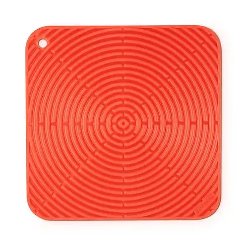 Le Creuset Heat-Resistant Silicone Countertop Protector Mat 2