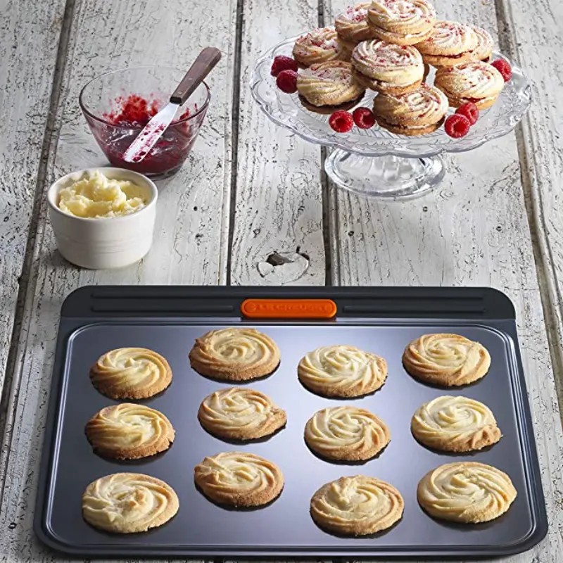 Le Creuset Insulated 38 Cm Cookie Sheet For Even Baking & Cool Handling 2