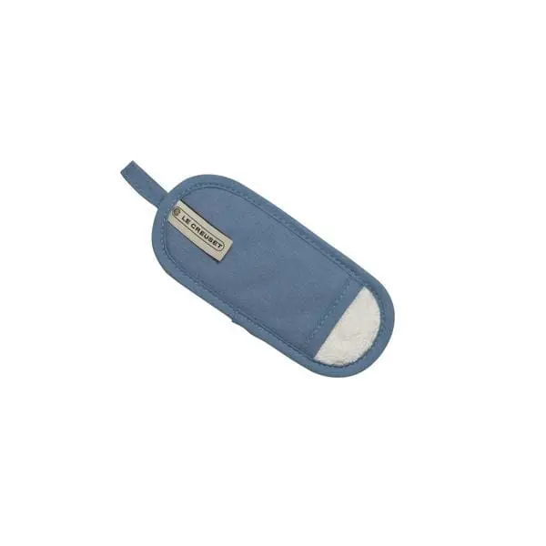 Le Creuset Marine-Coloured Silicone Handle Glove 1