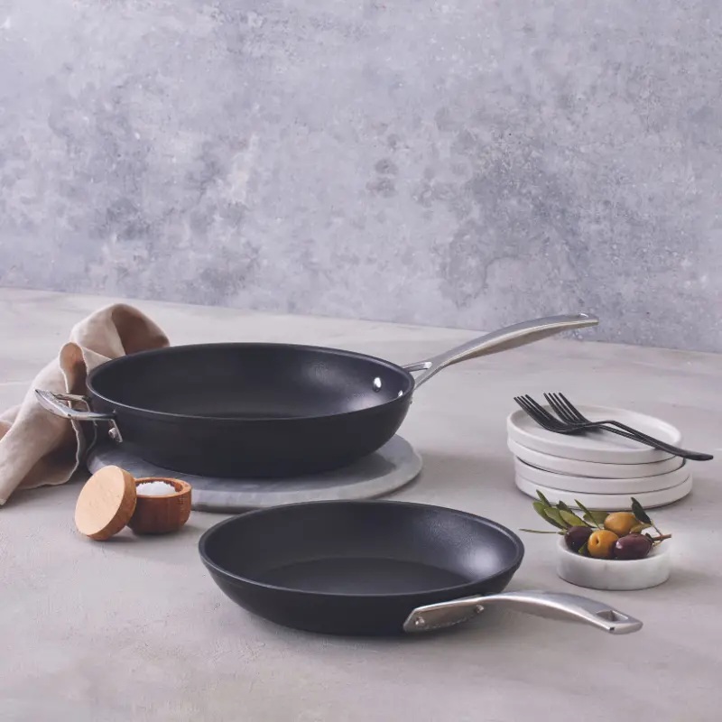 Le Creuset Non-Stick Frying Pan Set – 24 Cm & 28 Cm Toughened Cookware 2