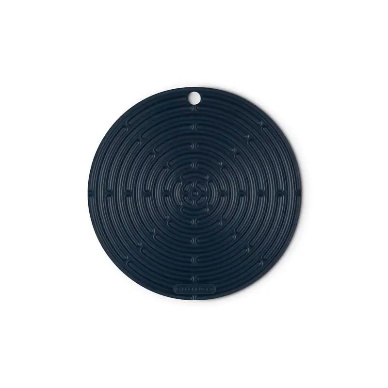 Le Creuset Nuit-Colored Silicone Heat-Resistant Cooking Tool 1