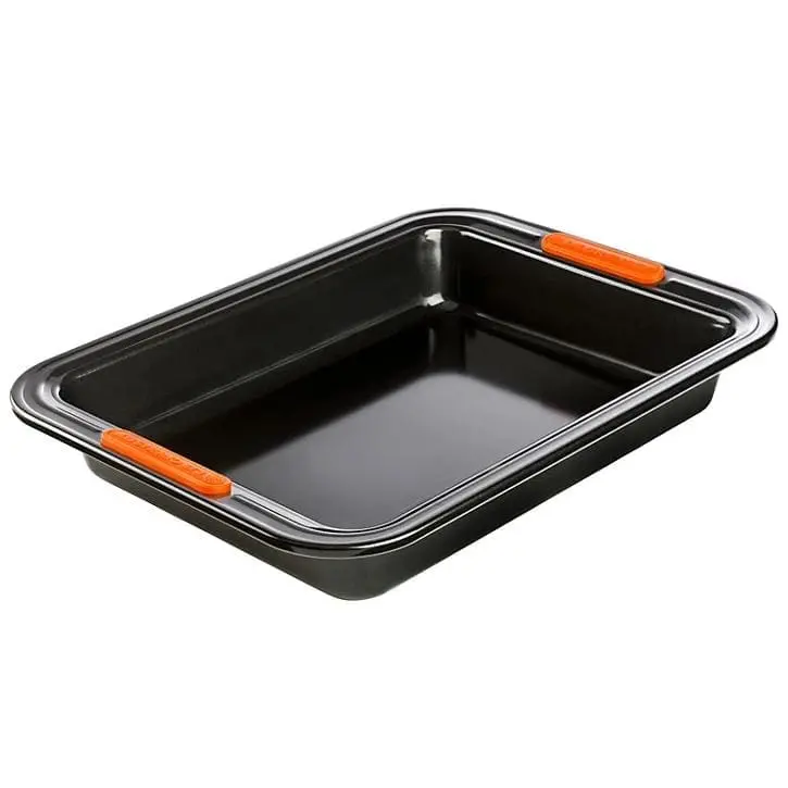 Le Creuset Rectangular Non-Stick Cake Tin 1