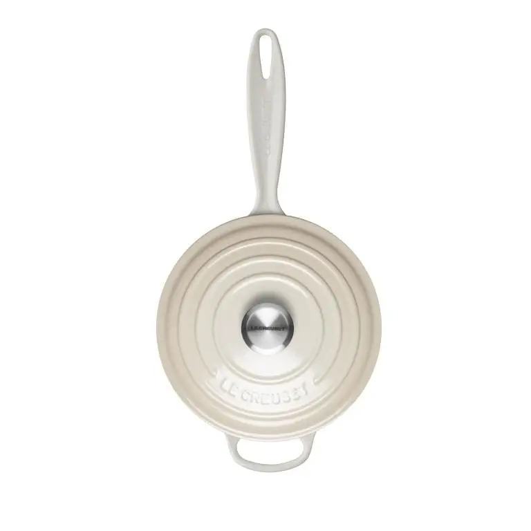 Le Creuset Signature Cast Iron Saucepan – Meringue Glaze 2