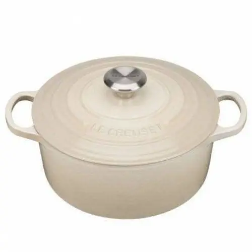 Le Creuset Signature Round Dutch Oven – 2.4L Almond 1