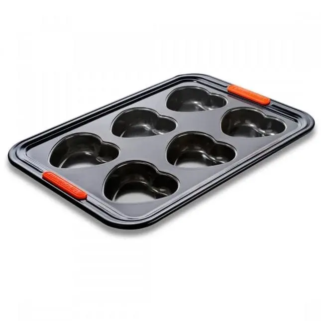 Le Creuset Silicone Heart Mold Tray – 6-Cup Baking Set 1