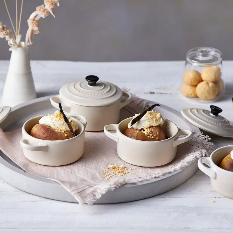 Le Creuset Stoneware Petite Round Casserole Dish – Meringue 2