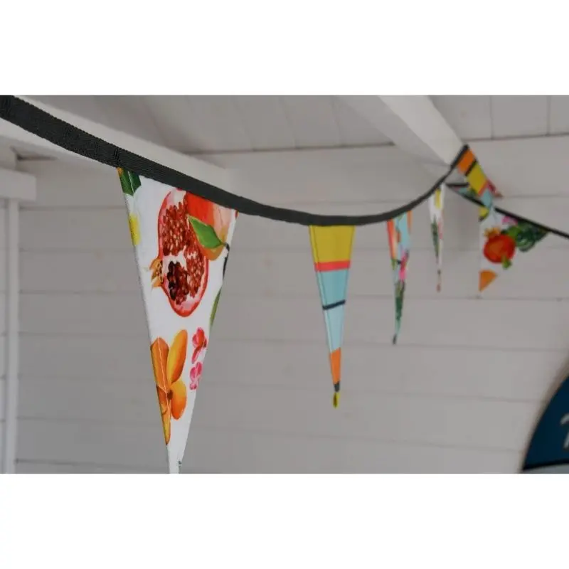 Navigate Waikiki Floral-And-Stripe Bunting (6.5 M, 15 Flags) 2