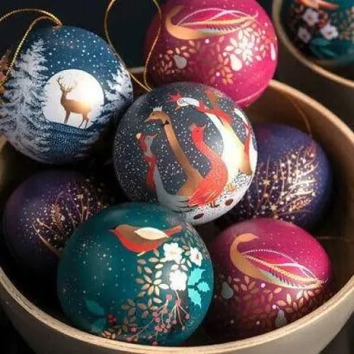 Sara Miller London Christmas Bauble Tin – Assorted Festive Designs 1