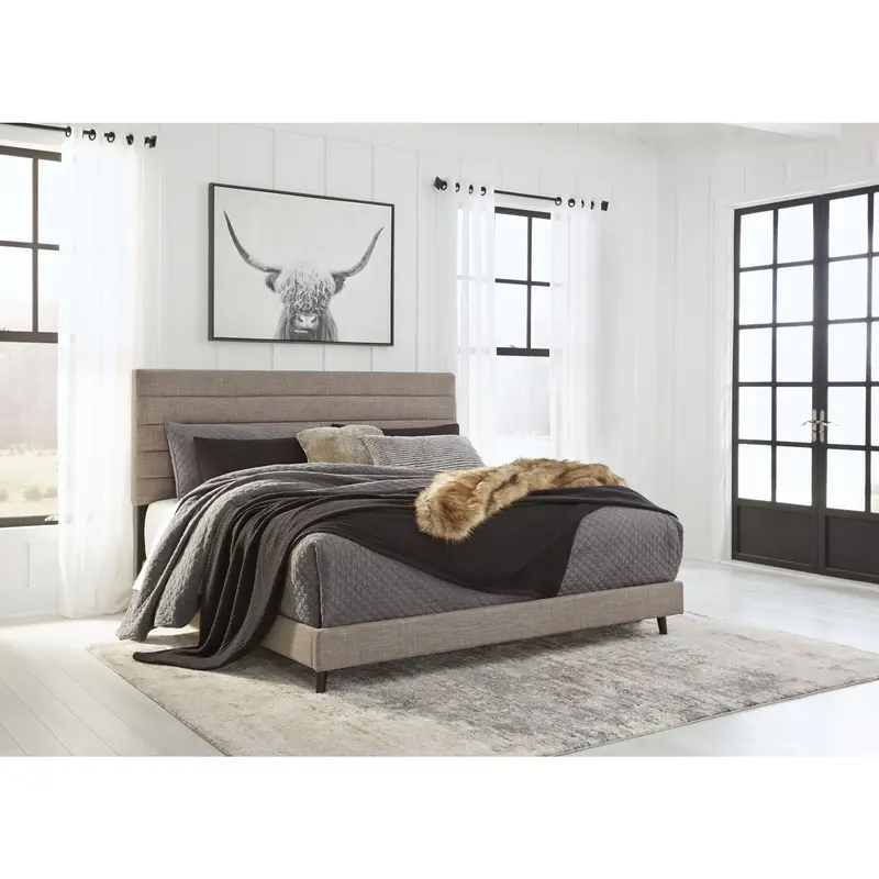Vintasso Upholstered King-Size Bed Frame 1